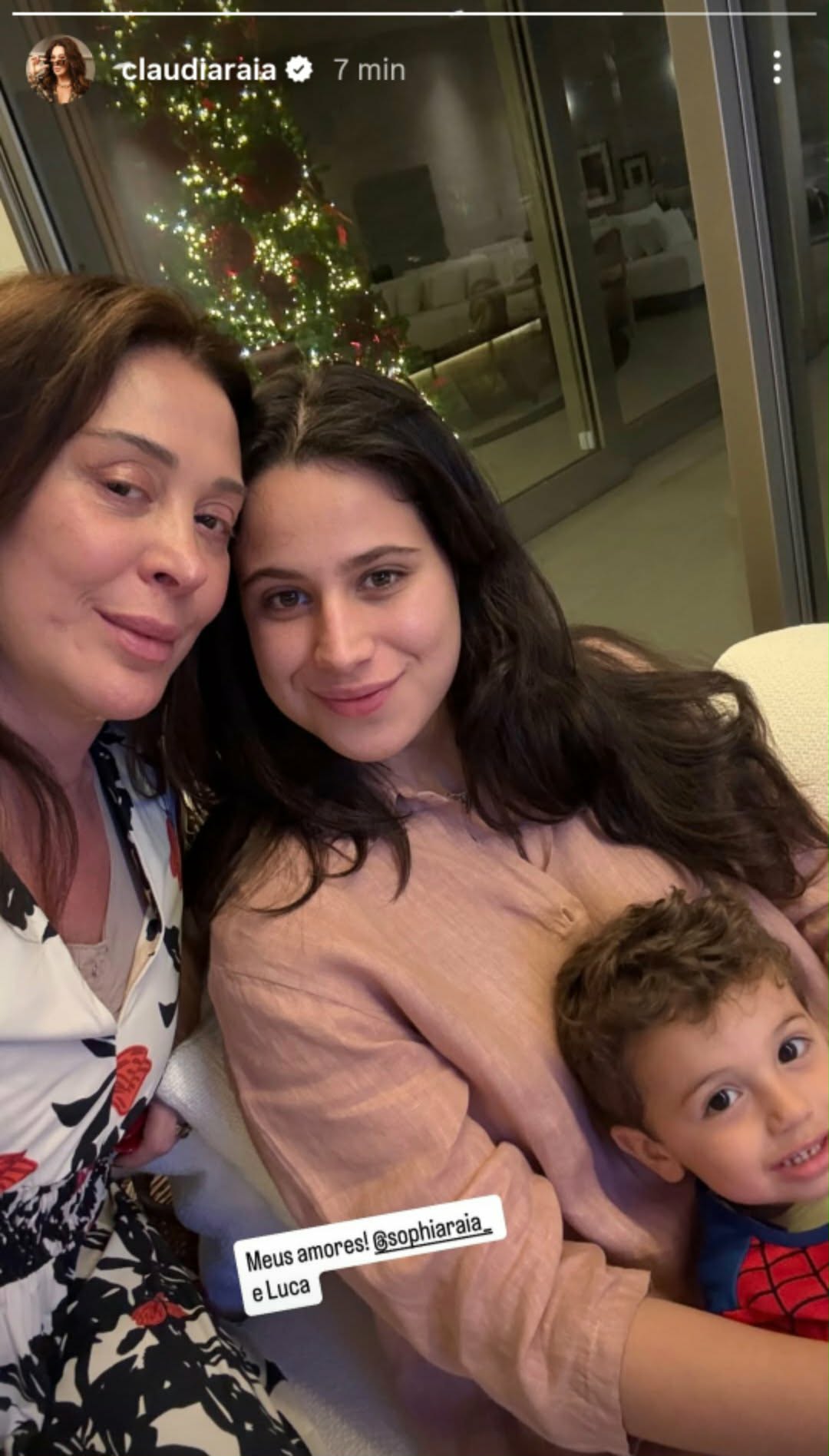 Claudia Raia mostra Sophia Raia com Luca