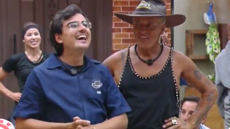 Dudu Camargo e Walério em A Fazenda 17 - Foto: Reprodução / Record TV