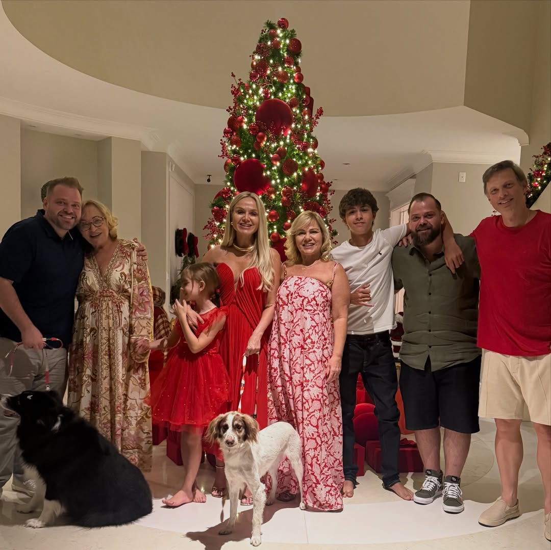 Eliana mostra fotos da família no Natal - Foto: Reprodução / Instagram