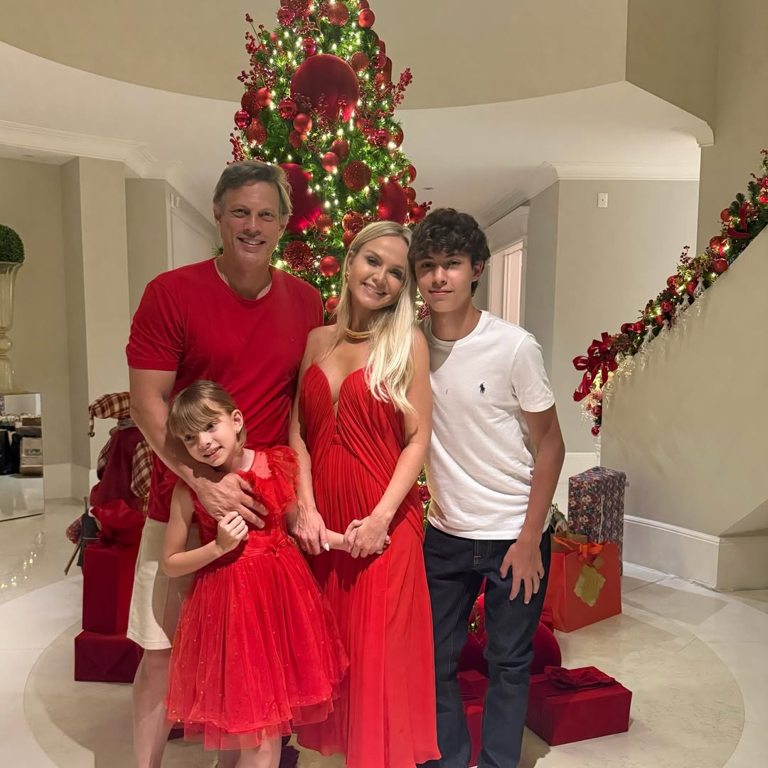 Eliana mostra fotos da família no Natal - Foto: Reprodução / Instagram