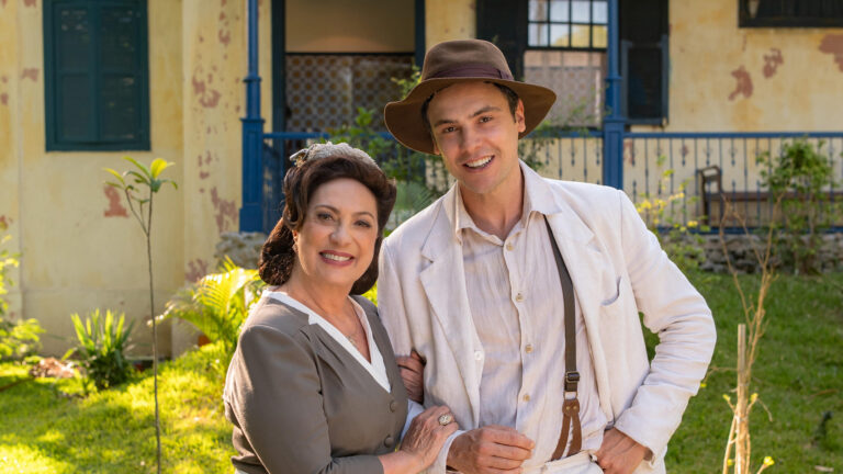 Eliane Giardini celebra participação em Êta Mundo Melhor: ‘Histórias fortes’