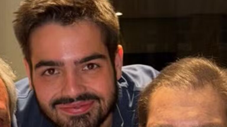 Faustão faz rara aparição com o filho em foto inédita