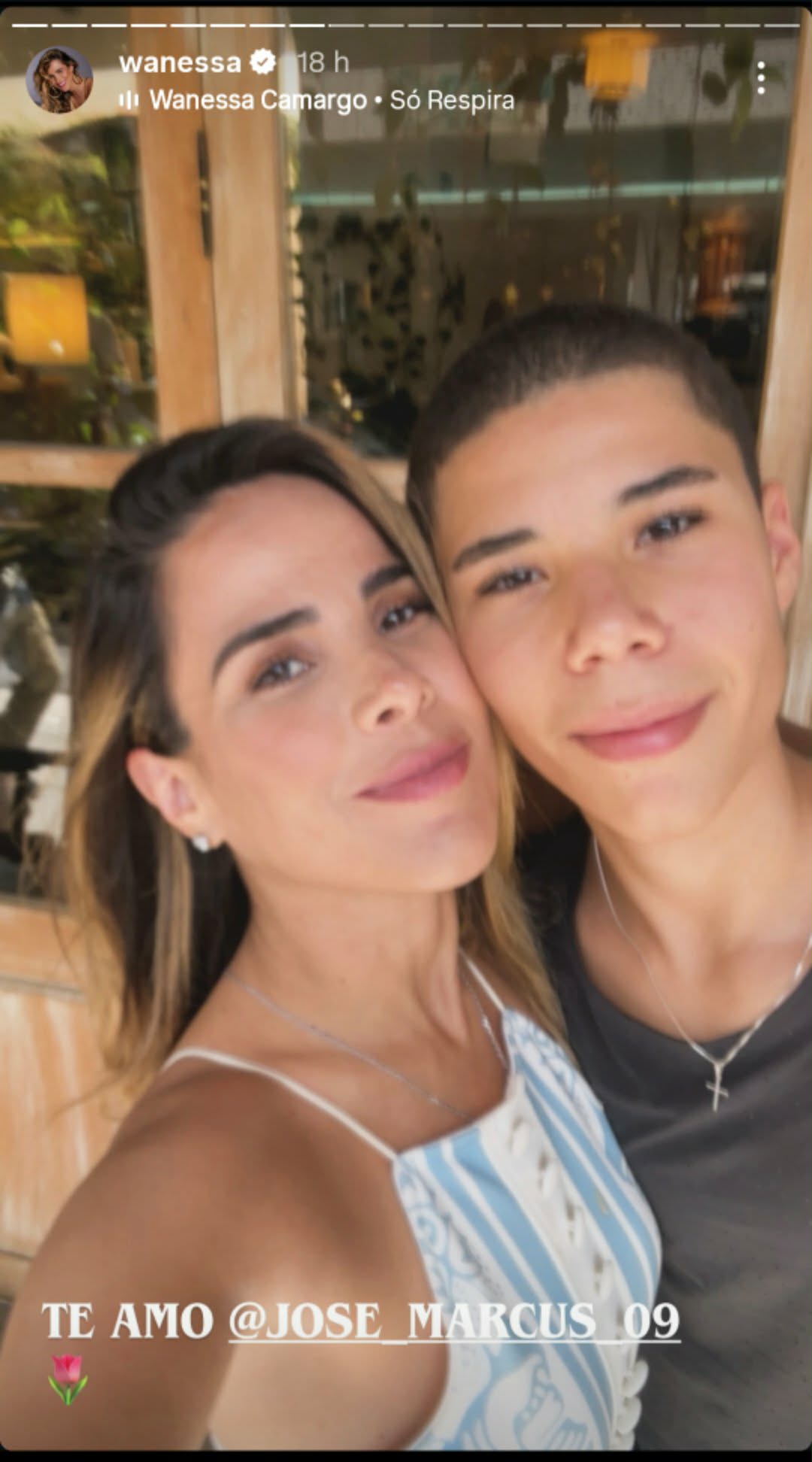 Filho de Wanessa Camargo paga a conta para a cantora