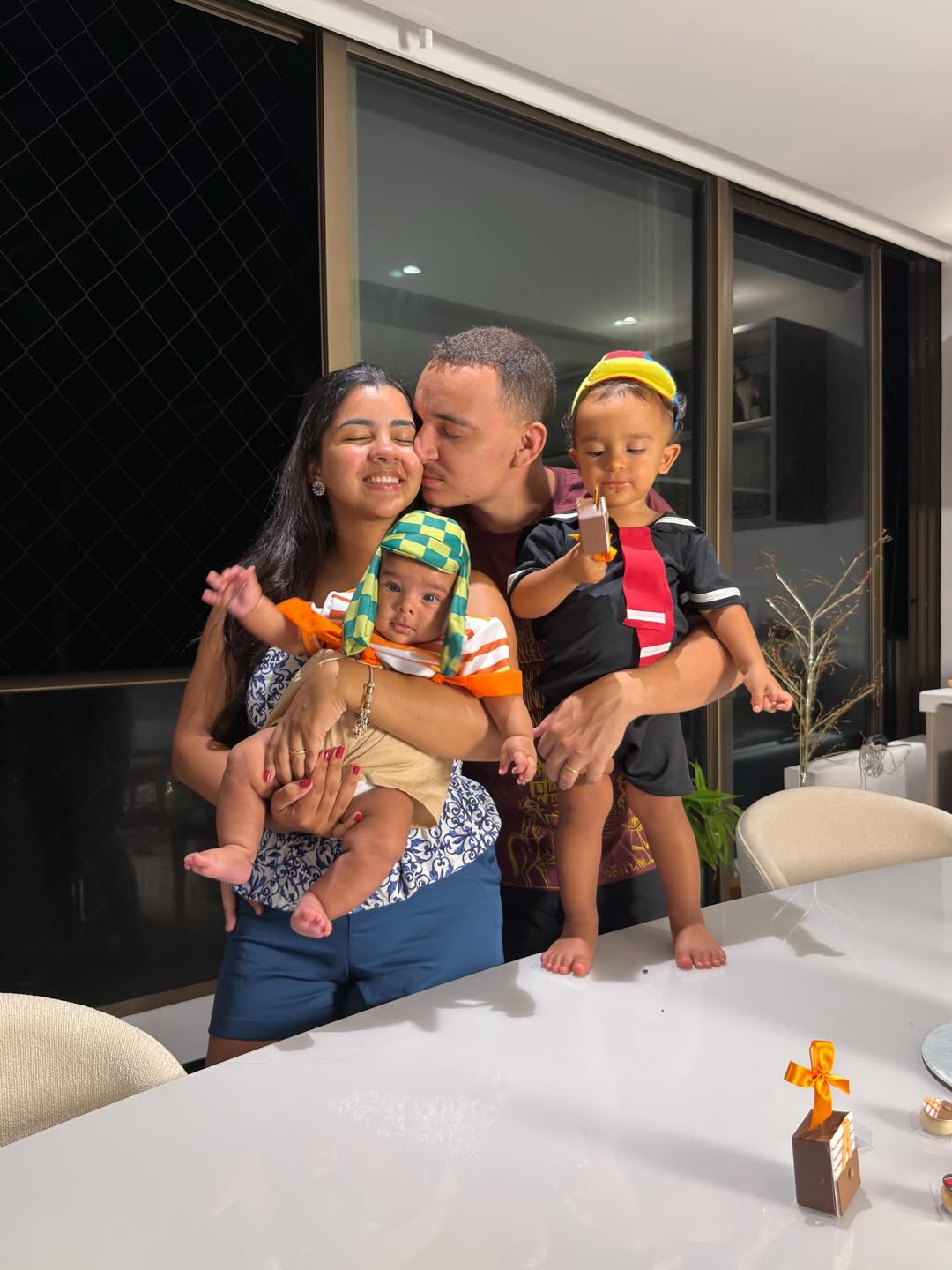 João Gomes e Ary Mirelle celebram os 3 meses do filho caçula - Foto: Reprodução / Instagram @arymirelle