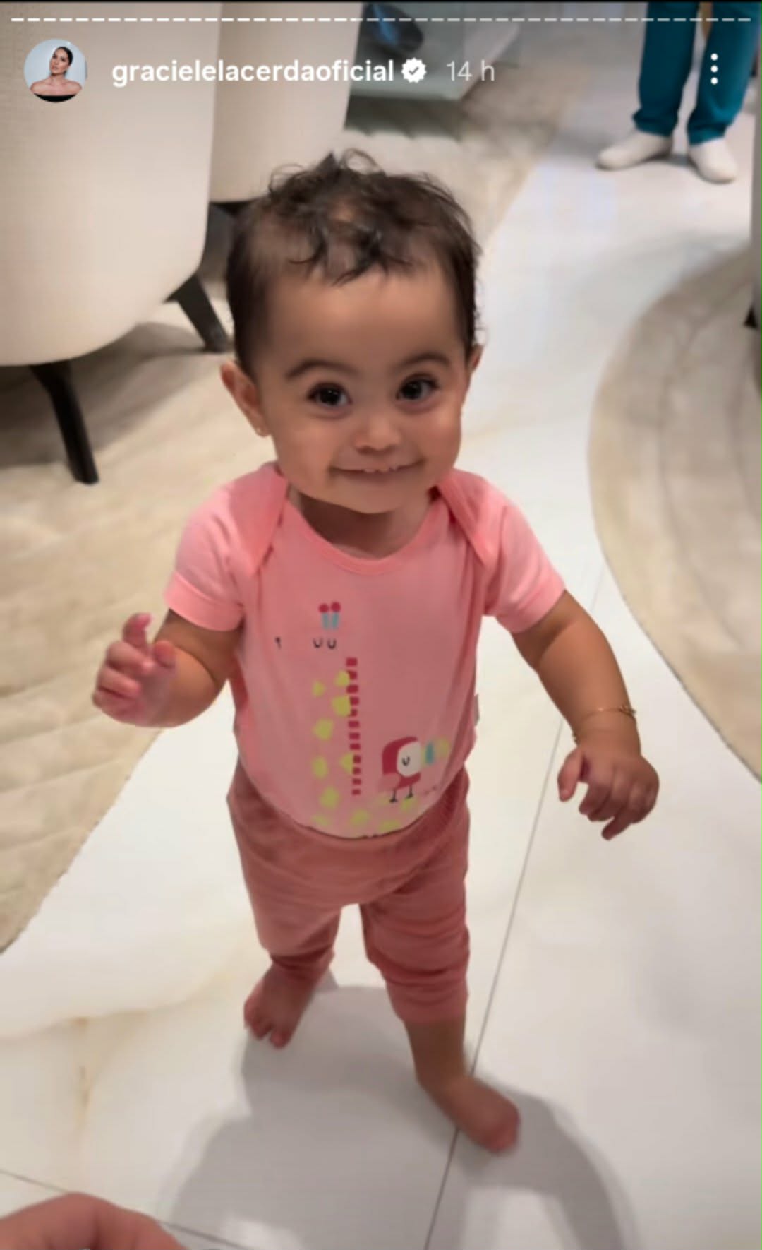 Graciele Lacerda mostra a filha andando - Foto: @gracielelacerdaoficial