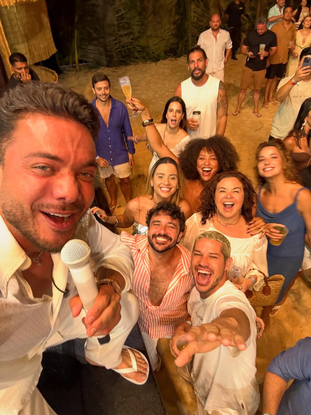 José Loreto curte férias na Bahia com a namorada e amigos - Foto: Reprodução / Instagram @joseloreto