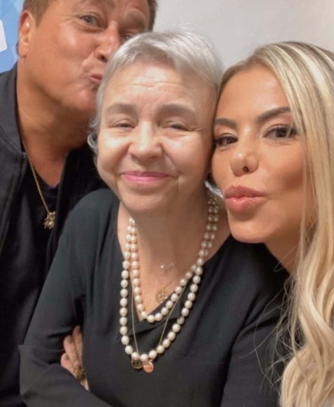 Ede Cury com Leonardo e Poliana Rocha - Foto: Reprodução / Instagram