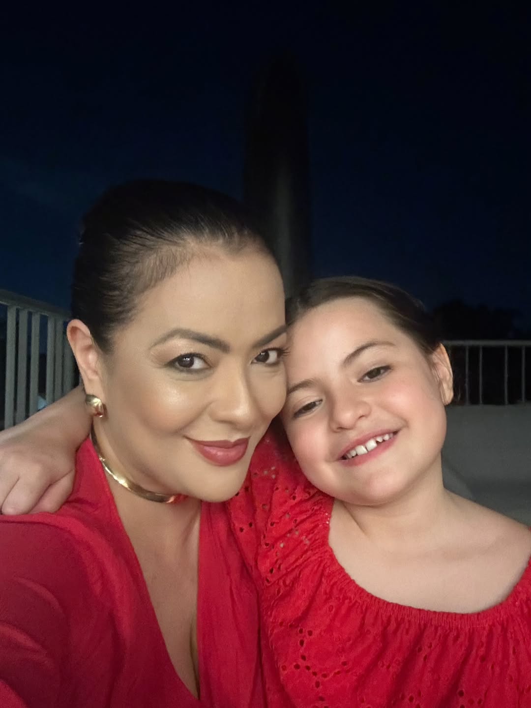 Li Martins com a filha, Antonella, no Natal de 2025 - Foto: Reprodução / Instagram @limartinsoficial
