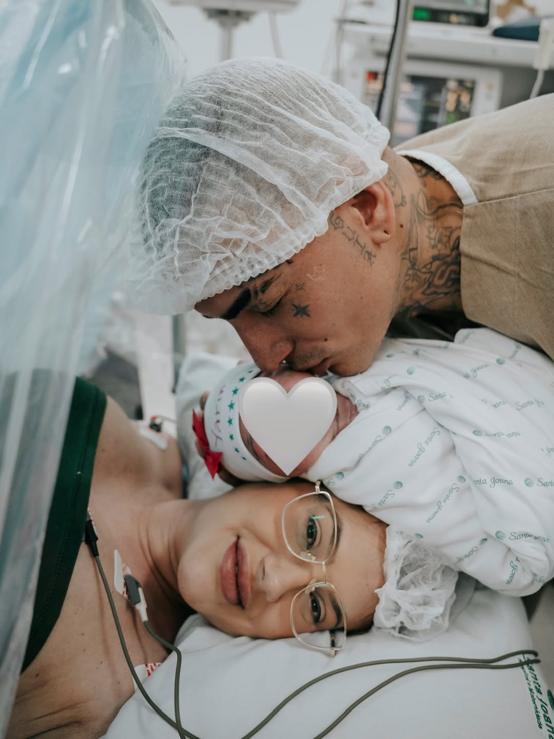 MC Guimê e Fernanda celebram o nascimento da filha - Foto: Reprodução / Instagram @mcguimê @julianygomesfotografia