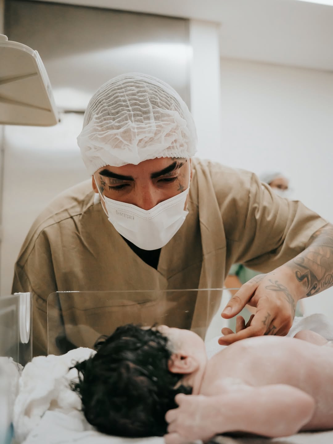 MC Guimê celebra o nascimento da filha - Foto: Reprodução / Instagram @mcguime