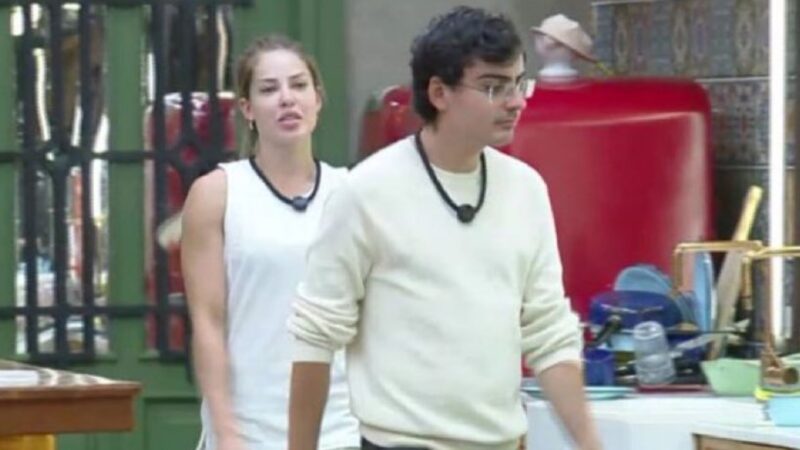 Saory e Dudu Camargo em A Fazenda 17 - Foto: Reprodução / Record TV