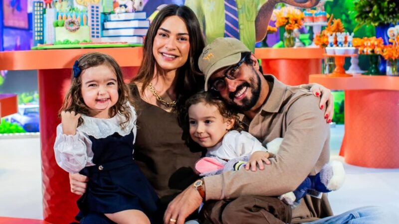 Thaila Ayala ao lado da família - Foto: Reprodução / Instagram