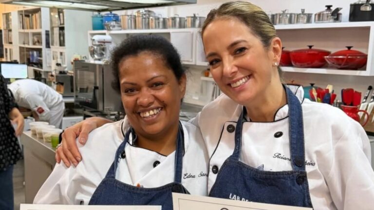 Ticiane Pinheiro celebra conquista com sua funcionária: ‘A gente se formou’