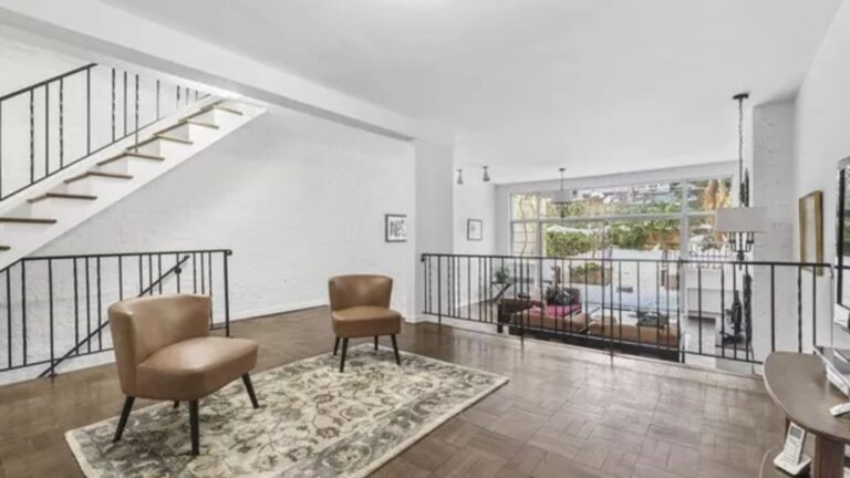 Atriz de série famosa compra casa de R$ 9 milhões em NY e interior simples choca fãs
