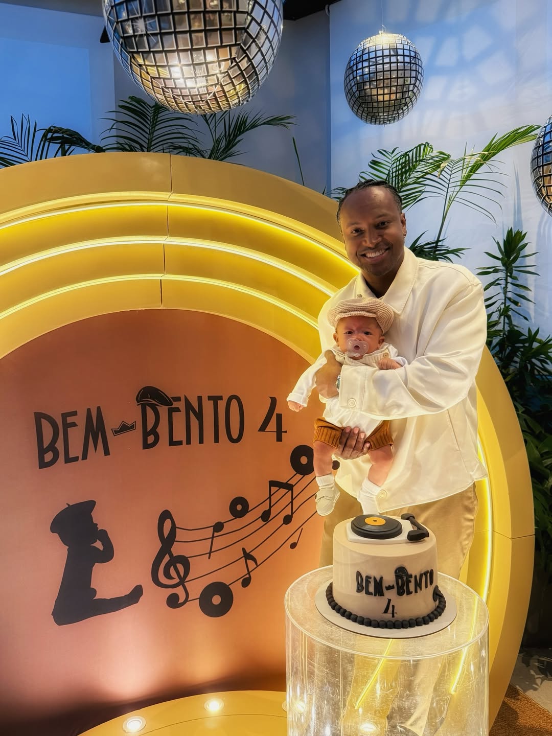 Thiaguinho, Carol Peixinho e Bento - Foto: @carolpeixinho