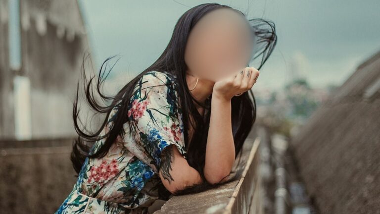 Aos 29 anos, com vitória em reality, novo nome e casada, cantora vive longe do gospel
