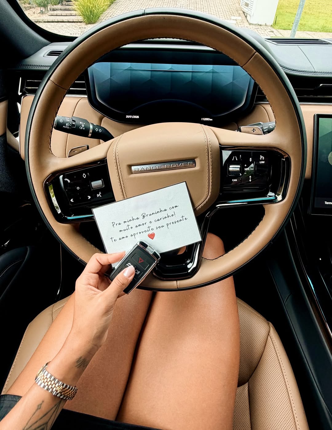 Brunna Gonçalves ganha carro de Ludmilla — Foto: Reprodução/Instagram