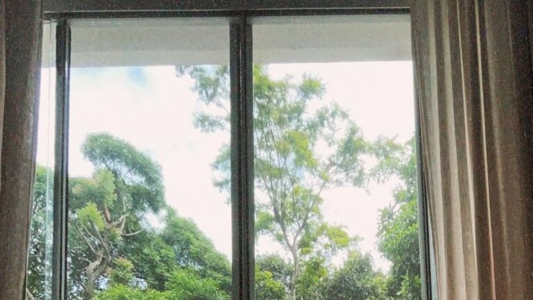 Ator chega aos 39 anos com mansão de 1,3 mil m²: ‘Bagunça é a minha assinatura na casa’