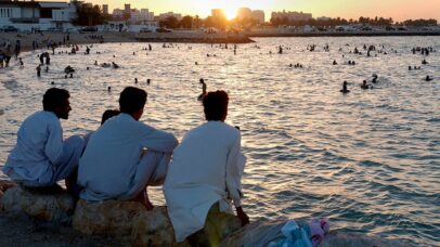 Fim de tarde na praia em Doha no Qatar - Foto: Getty Images