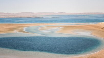 é um dos poucos desertos do mundo onde o mar encontra diretamente as dunas - Foto Getty Images