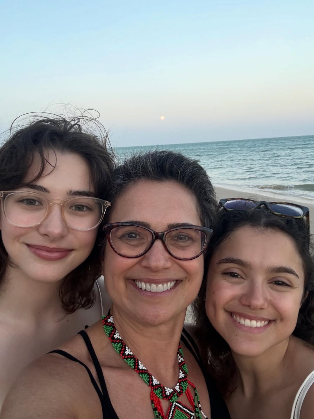 Sandra Annenberg com a filha, Elisa Annenberg-Paglia, e da nora, Karlie Jo Dickinson — Foto: reprodução/Instagram
