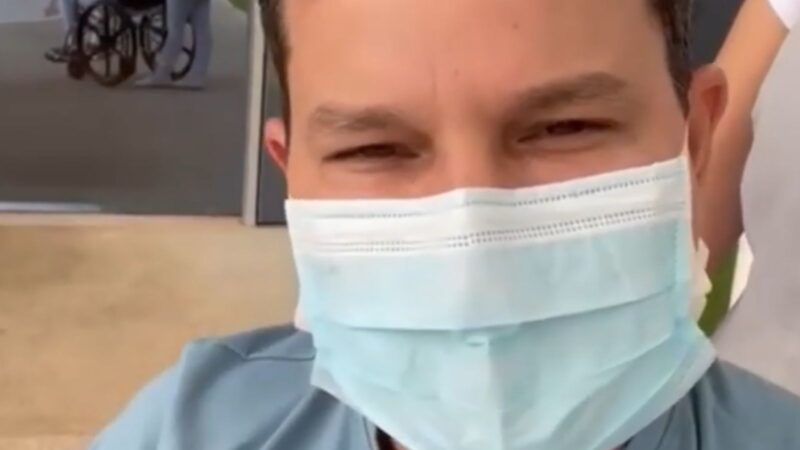 João Neto teve um câncer de tireoide e está totalmente recuperada - Foto: Reprodução/Instagram @joaonetojnef