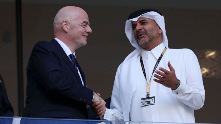 Como cumprimentar no Qatar? Conheça as regras de etiqueta do quinto país mais rico do mundo