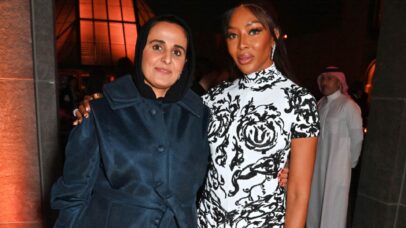 Sheikha Al-Mayassa bint Hamad bin Khalifa Al Thani ao lado de Naomi Campbell em jantar VIP no Qatar - Foto: Getty Images