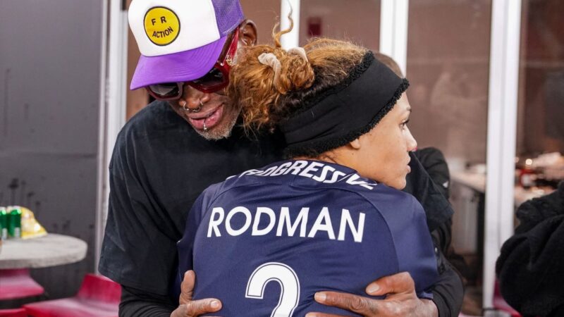 Filha de astro da NBA assina maior contrato do futebol feminino e garante R$ 10,5 milhões