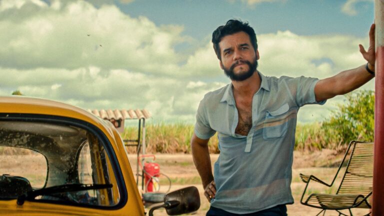 Wagner Moura brilha em Nova York: Ator vence prêmio internacional e recebe elogio de Lupita Nyong’o