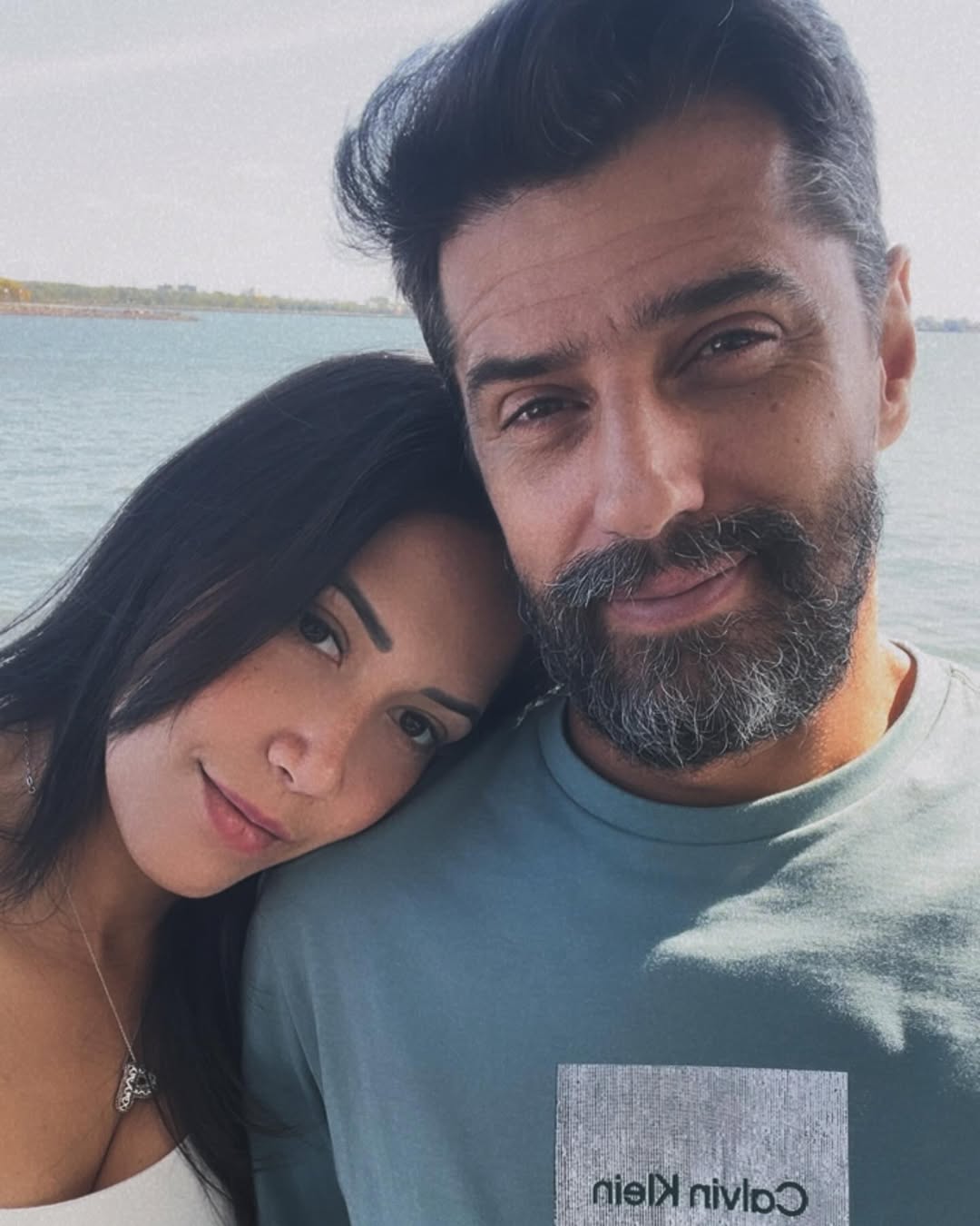Alberto Cowboy, do BBB 26, é casado com Priscilla Monroy - Foto: Reprodução / Instagram @priscillammonroy