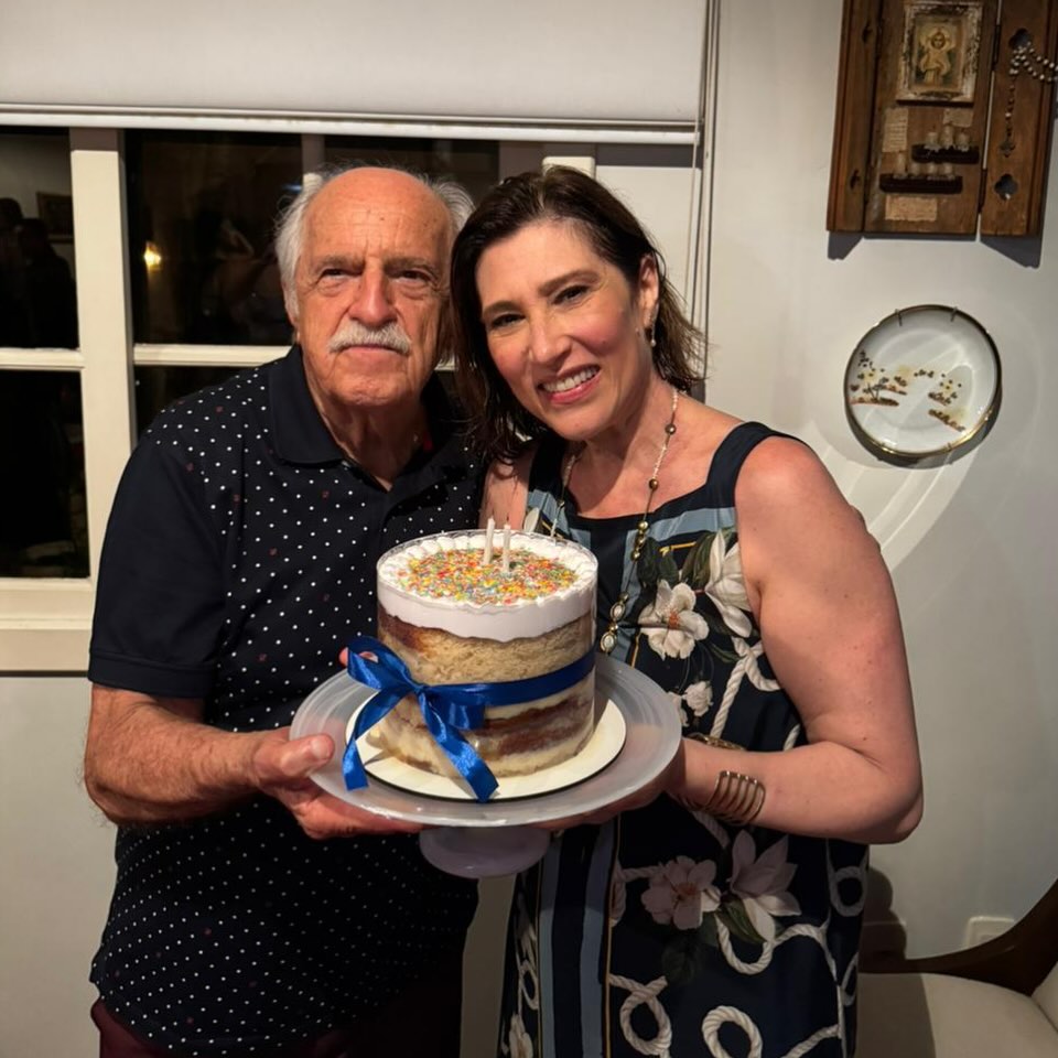 Beth Goulart e Ary Fontoura celebraram aniversários com festinha dupla - Foto: Reprodução / Instagram @bethgoulartoficial