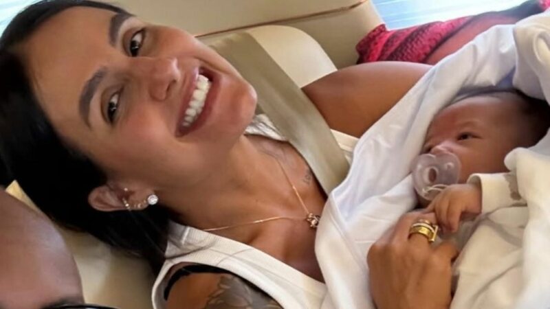 Carol Peixinho fala sobre amamentação exclusiva do filho