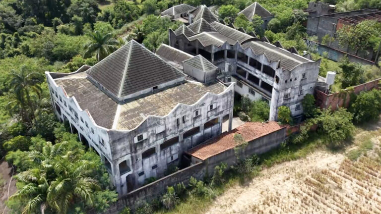 Castelo de cantor de R$ 15 milhões é alvo de decisão para ter o destino definido