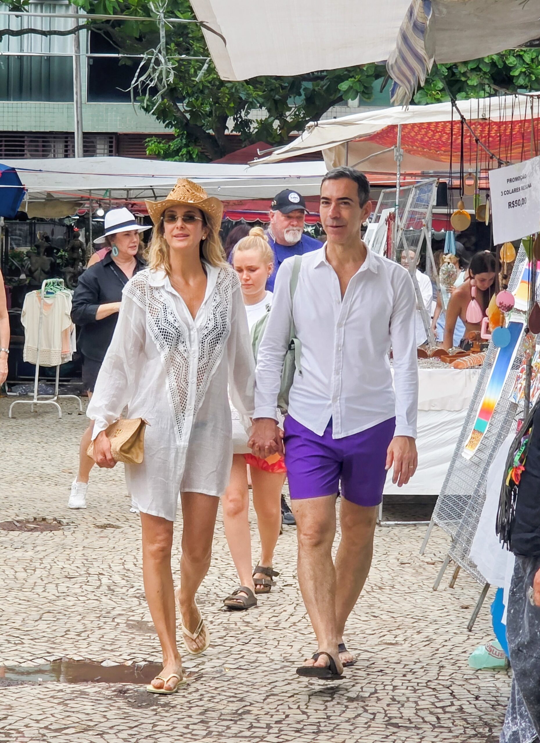 César Tralli curte passeio com a família no RJ - Foto: Dan Delmiro / Agnews