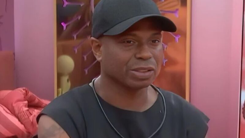 BBB 26: Edilson Capetinha diverte a web ao explicar por que não atendeu ao Big Fone: ‘Driblou’