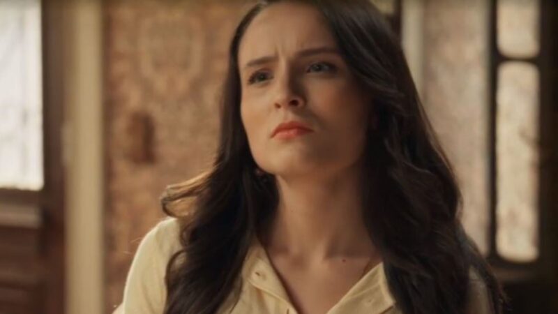 Estela (Larissa Manoela)