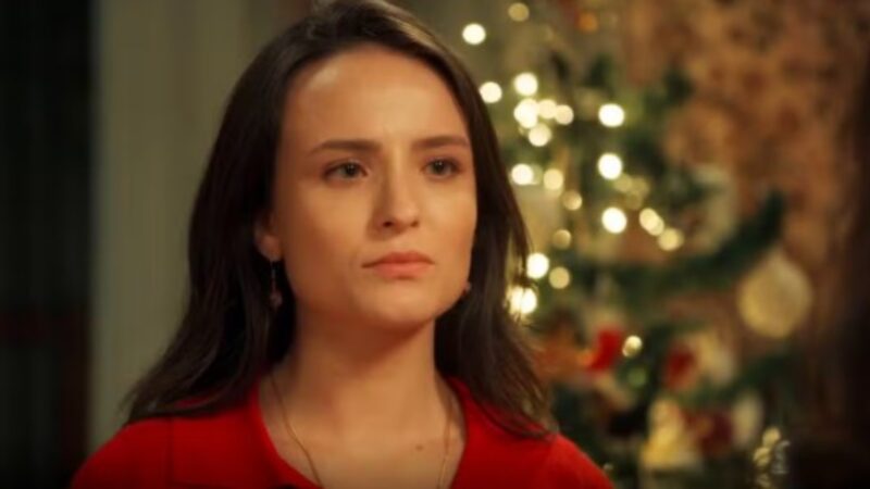 Estela (Larissa Manoela) — Foto: Globo