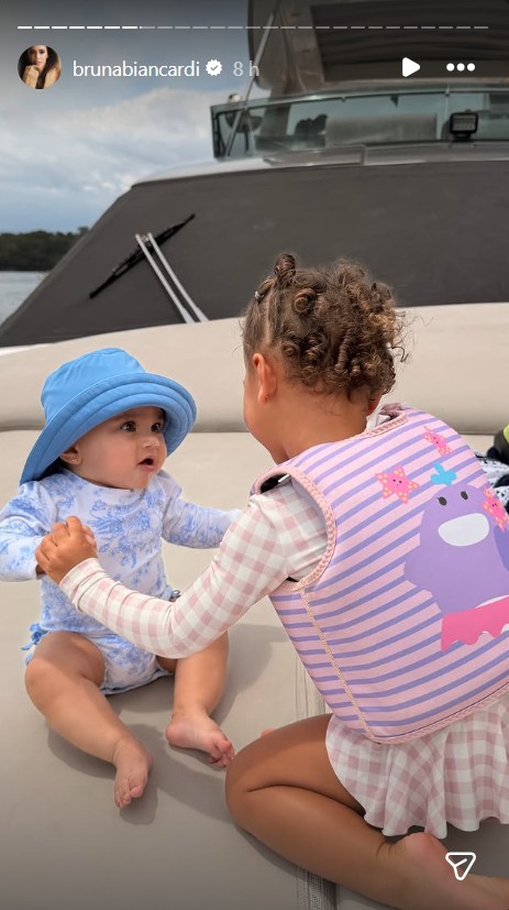 Mavie e Mel curtem passeio de barco com a mãe - Foto: Reprodução / Instagram @brunabiancardi