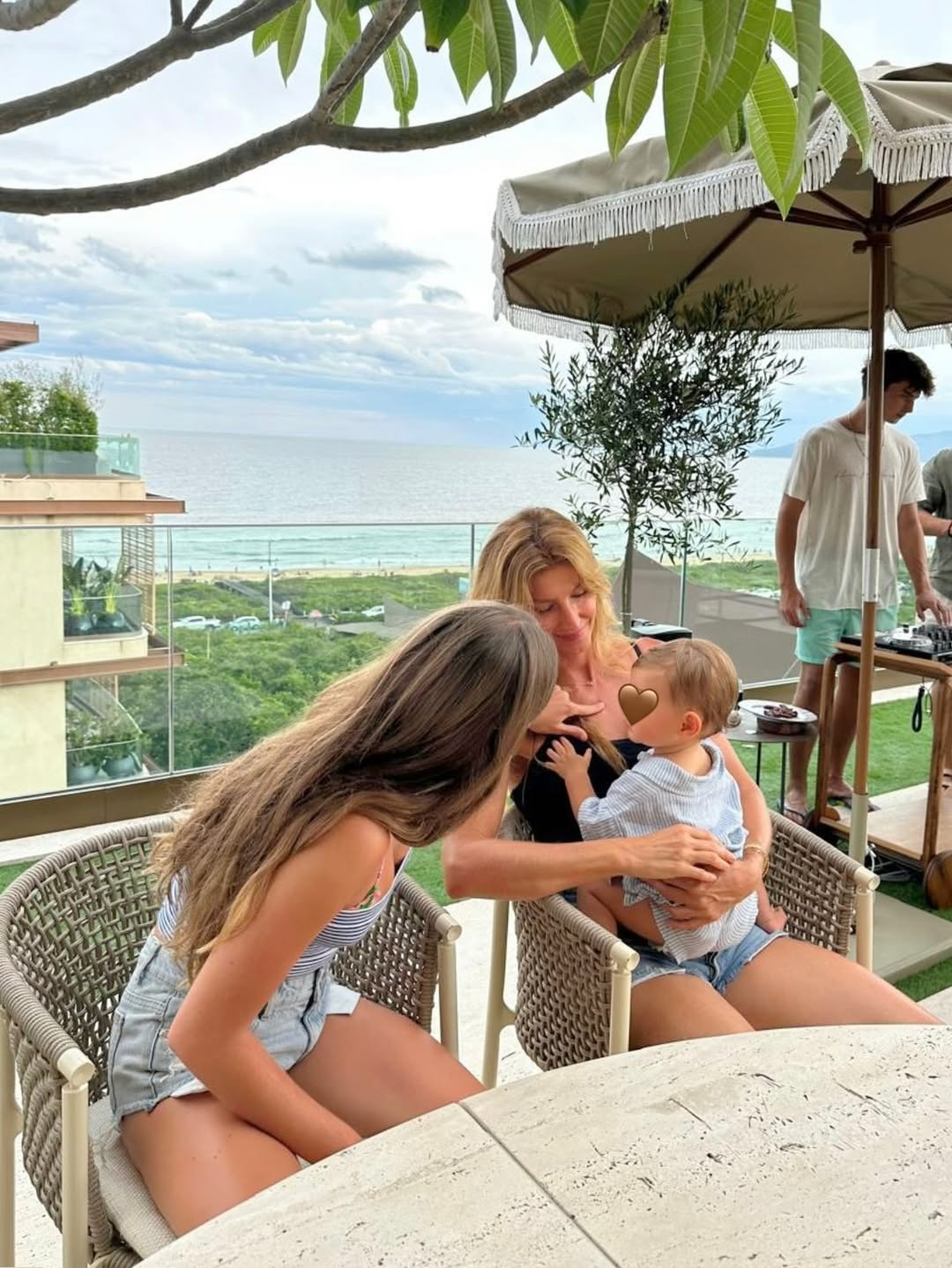 Gisele Bündchen mostra o filho - Foto: @gisele