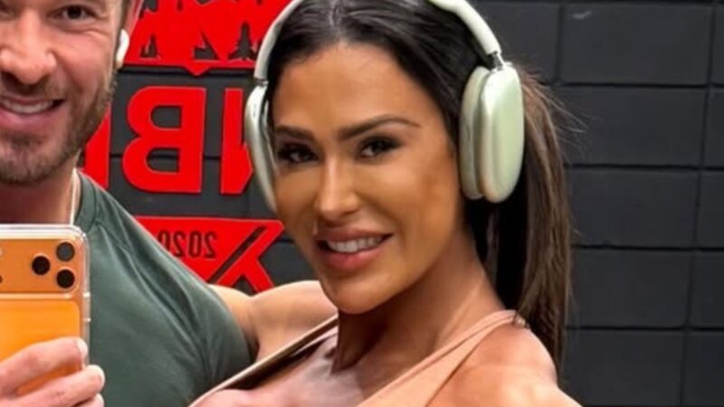 Gracyanne Barbosa surge coladinha com novo affair após treino na academia
