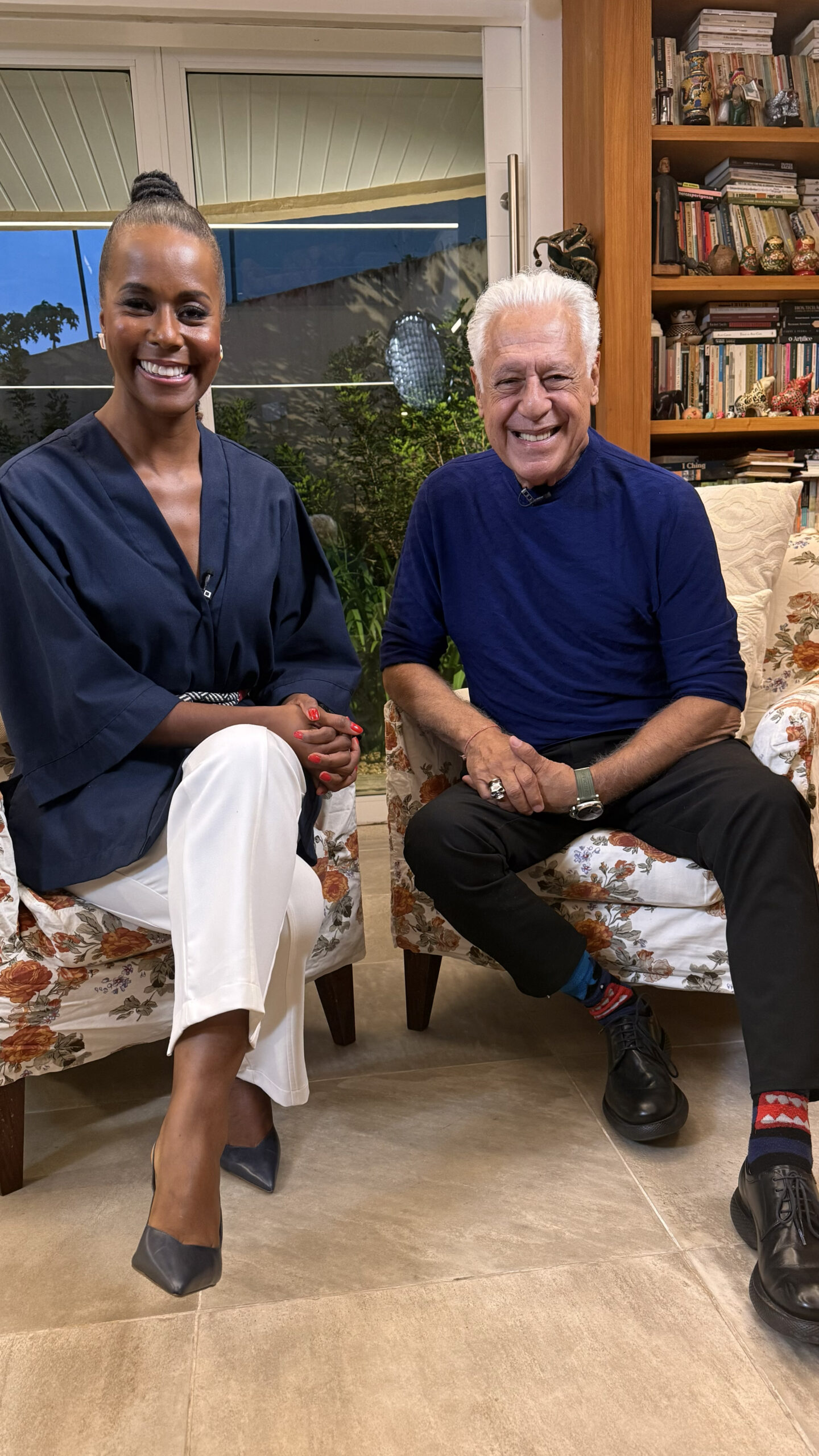Maju Coutinho e Antonio Fagundes em entrevista no Fantástico - Foto: Globo/ Divulgação