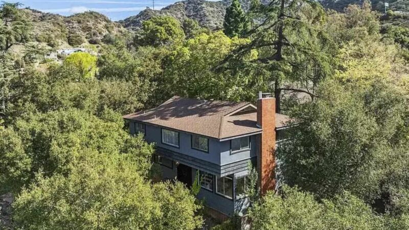 Cantor internacional vendeu mansão luxuosa no meio da natureza por mais de R$13 milhões; fotos
