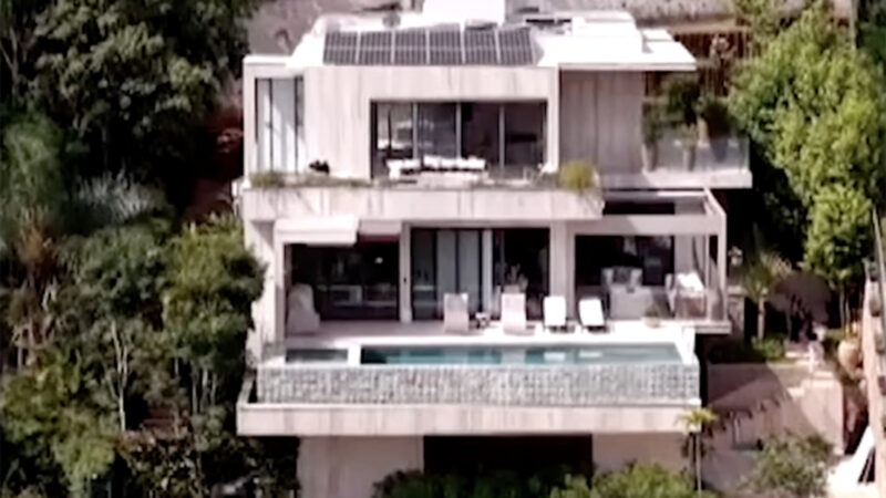 Apresentadora que perdeu filho recém-nascido vive em mansão que construiu do jeitinho que queria