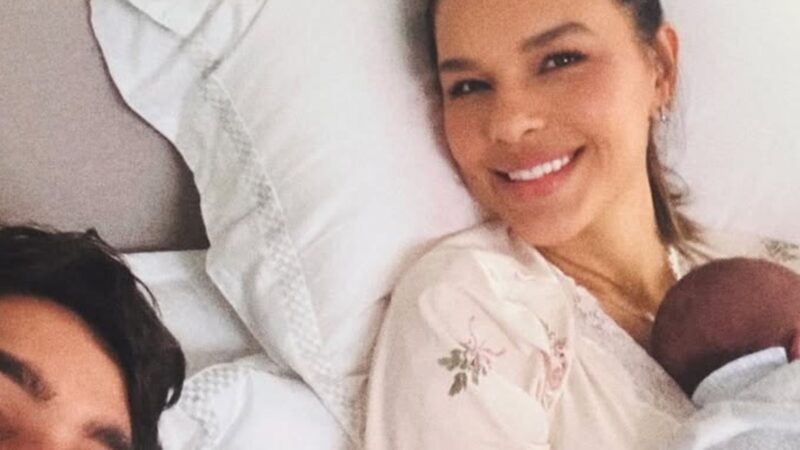 Mariana Rios e Juca Diniz posam com o filho, Palo - Foto: Reprodução / Instagram @marianarios