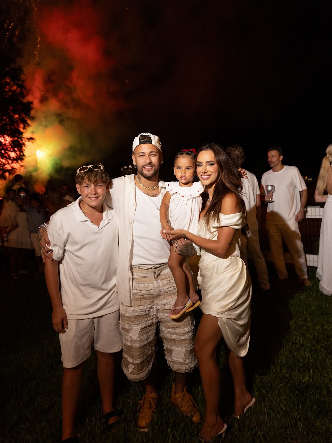 Davi Lucca, Neymar Jr, Mavie e Bruna Biancardi no Réveillon - Foto: Reprodução / Instagram @brunabiancardi