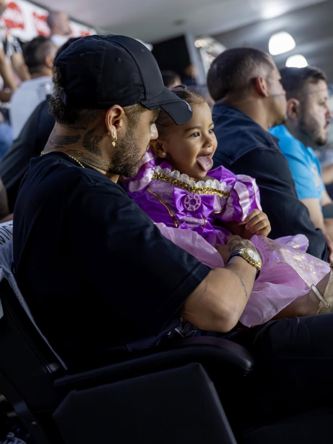 Neymar Jr com a filha, Mavie - Foto: Reprodução / Instagram @neymarjr