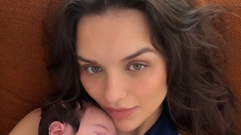 Rafa Kalimann encanta ao mostrar momento fofo com a filha recém-nascida, Zuza