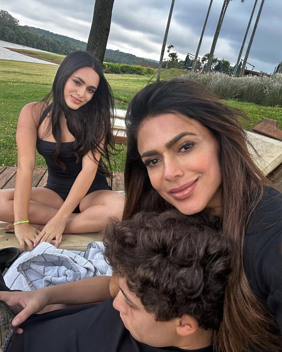 Rosana Jatobá com os filhos gêmeos, Lara e Benjamin - Foto: Reprodução / Instagram