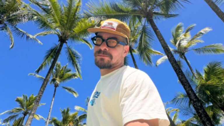 Thiago Martins aposta em novo visual durante férias